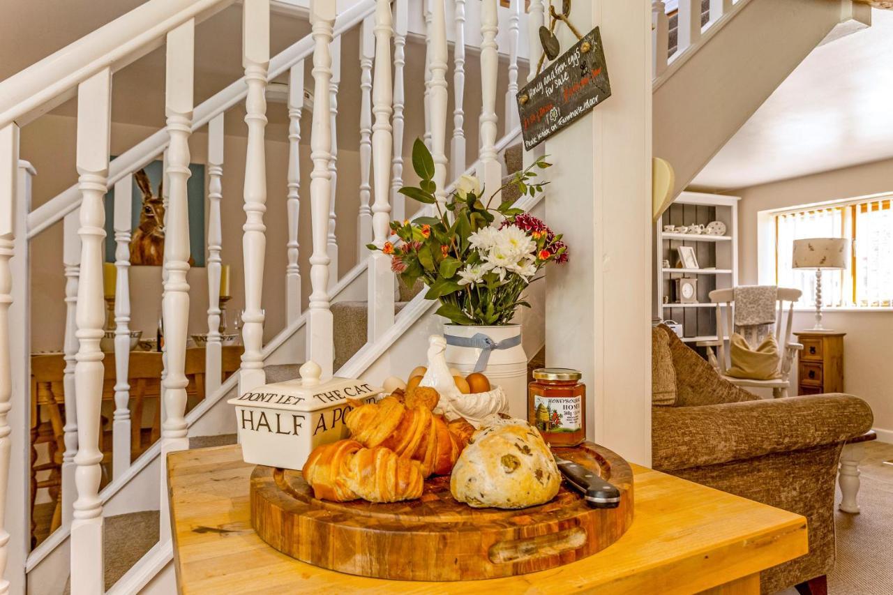 Bridge Farm Holiday Cottages 코우 허니본 외부 사진