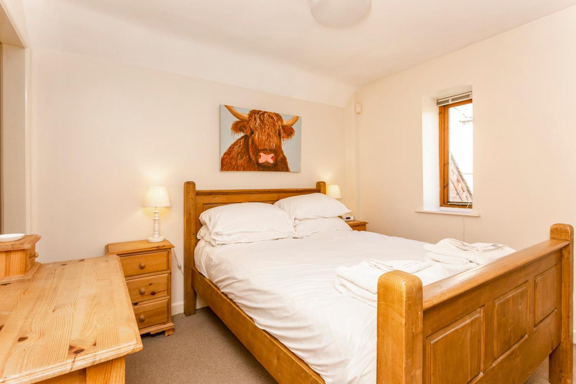 Bridge Farm Holiday Cottages 코우 허니본 객실 사진