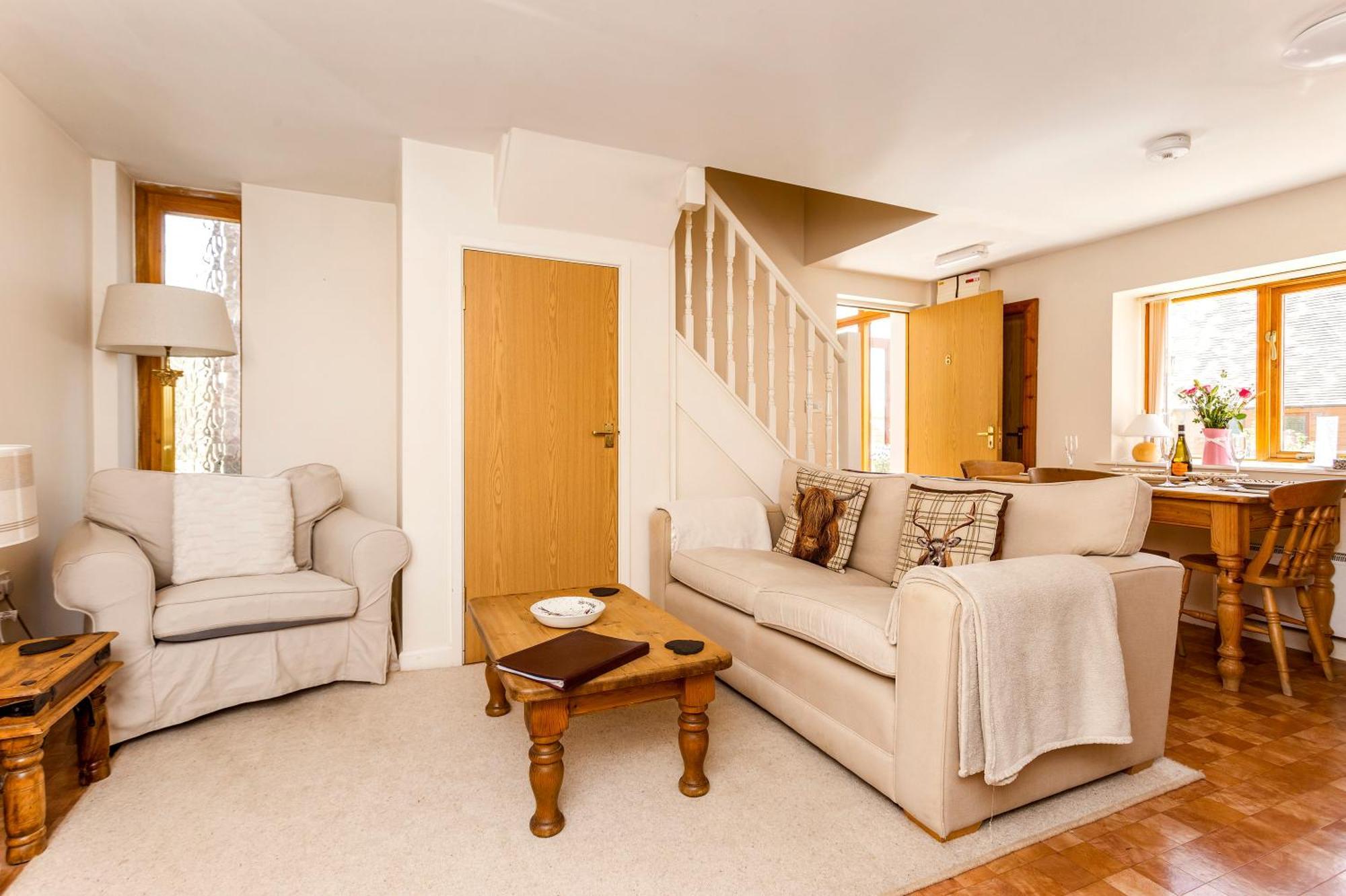 Bridge Farm Holiday Cottages 코우 허니본 객실 사진