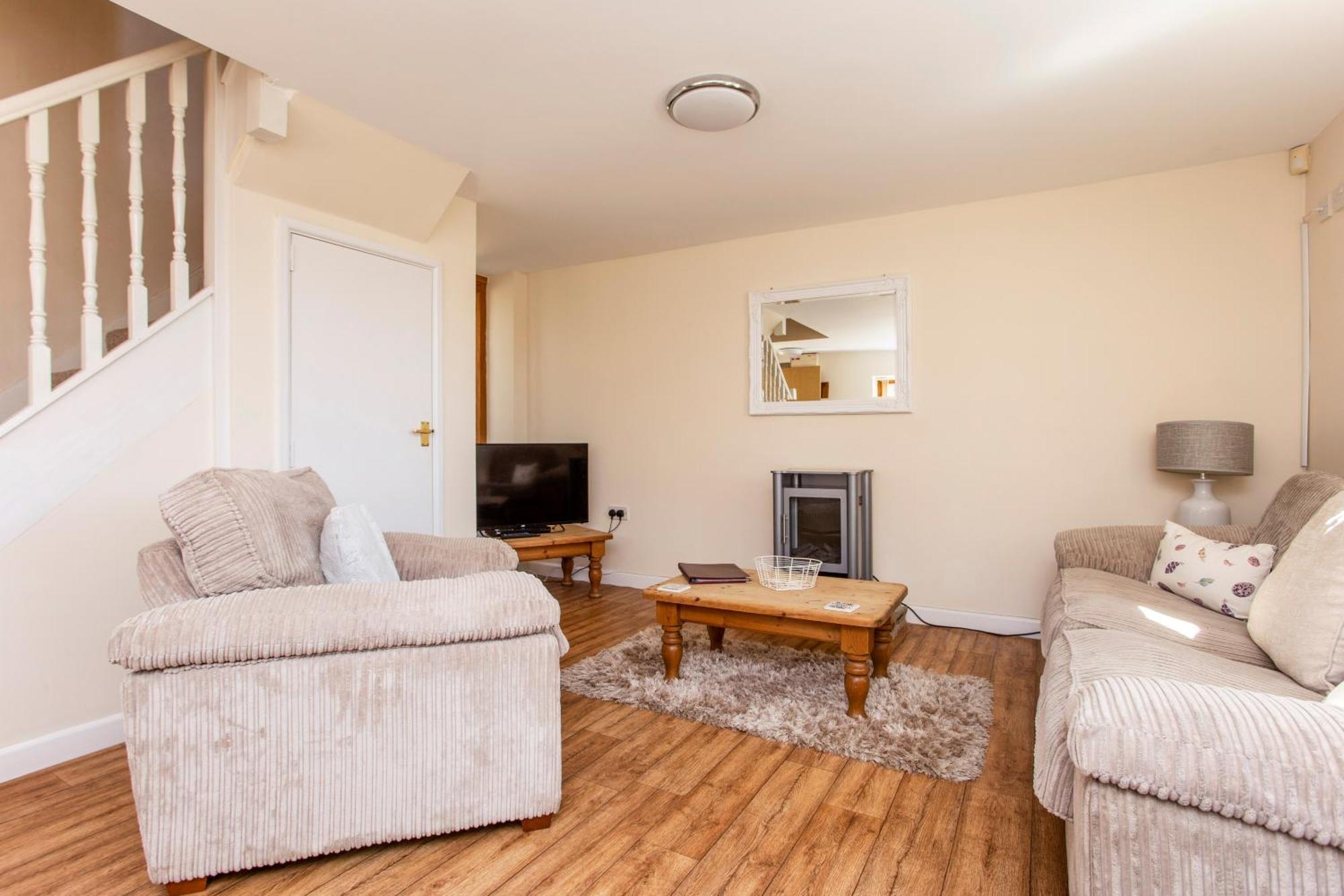 Bridge Farm Holiday Cottages 코우 허니본 객실 사진