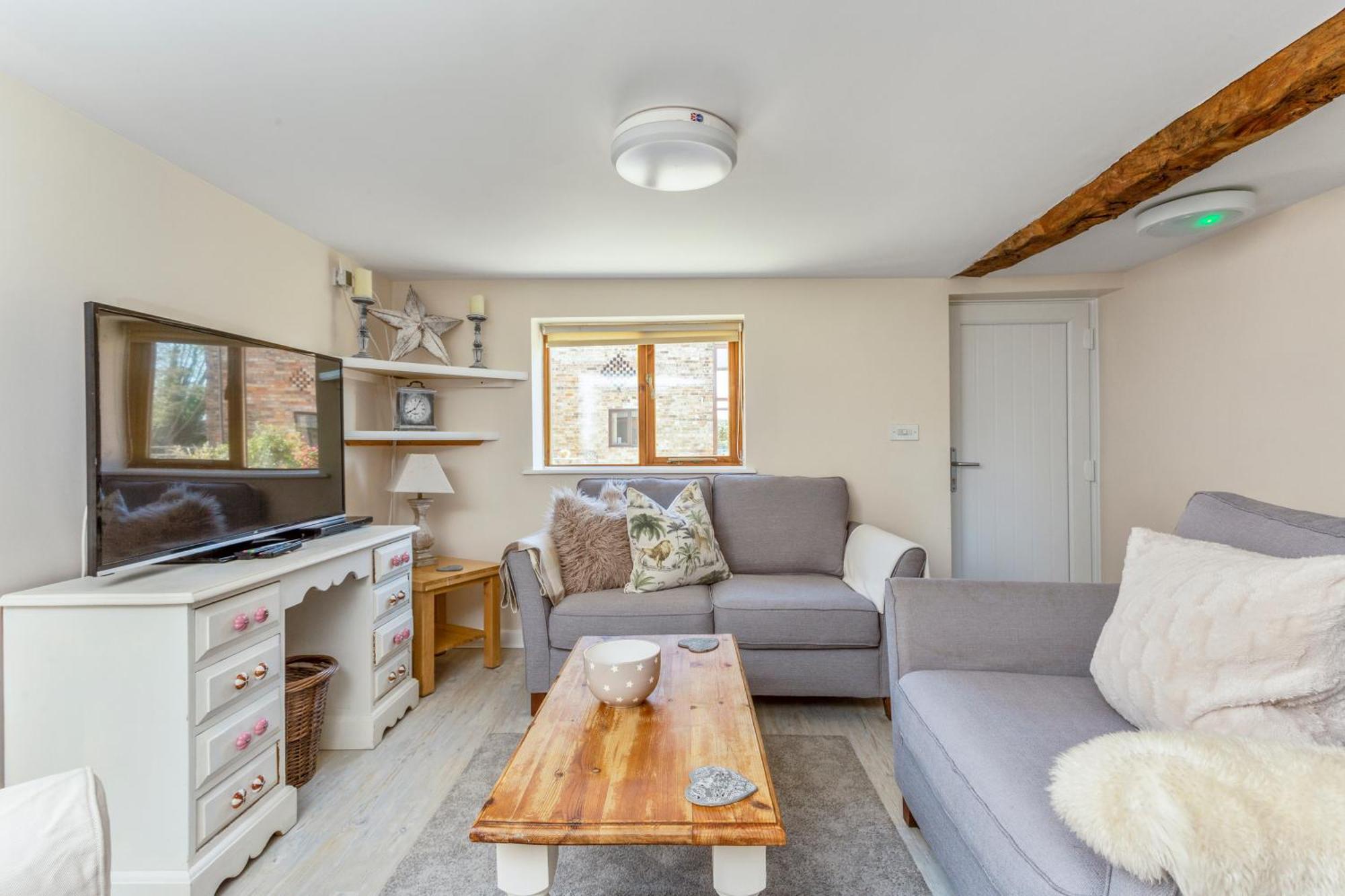 Bridge Farm Holiday Cottages 코우 허니본 객실 사진