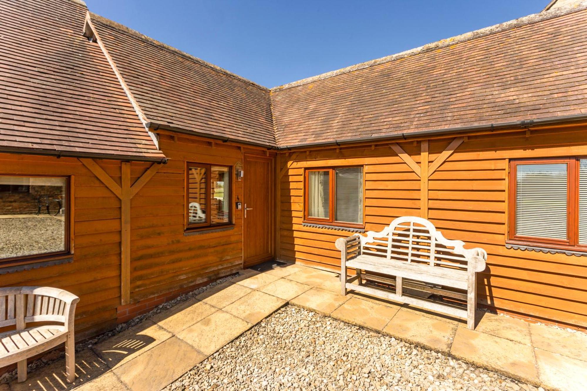 Bridge Farm Holiday Cottages 코우 허니본 외부 사진